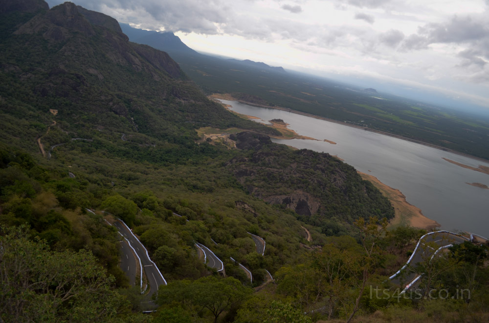 Dizzy ghat road with Aliyar Dam in background